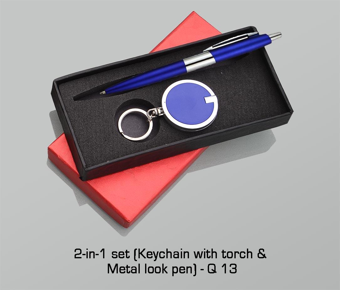2 in 1 Set Keychain With Torch And Metal Look Pen